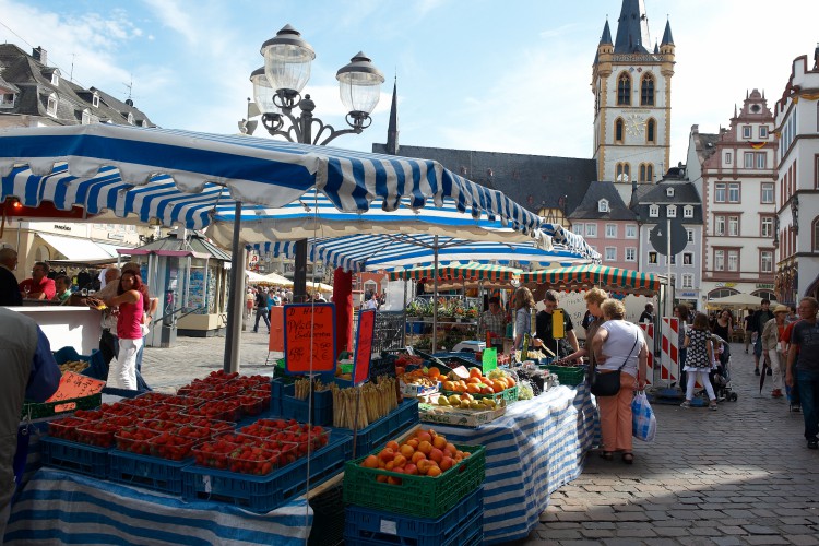 Permanent Market and Weekly Market